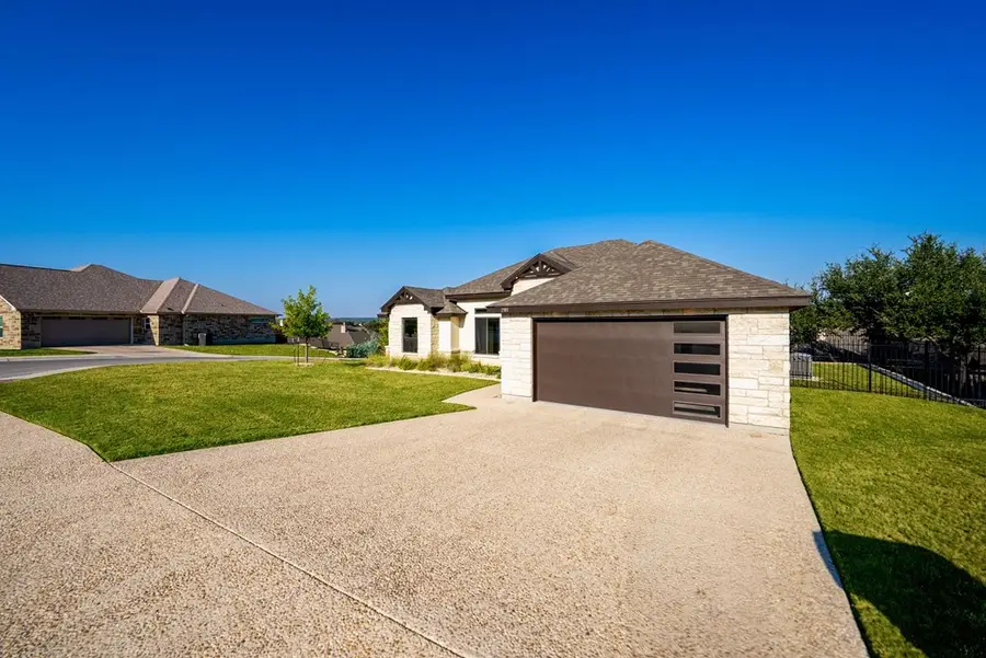 2101 Valencia Dr, Kerrville, TX 78028 - Image #3