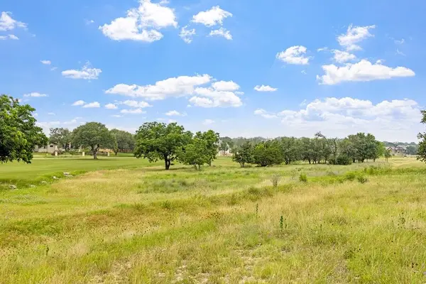 4356 Comanche Trace Dr, Kerrville, TX 78028