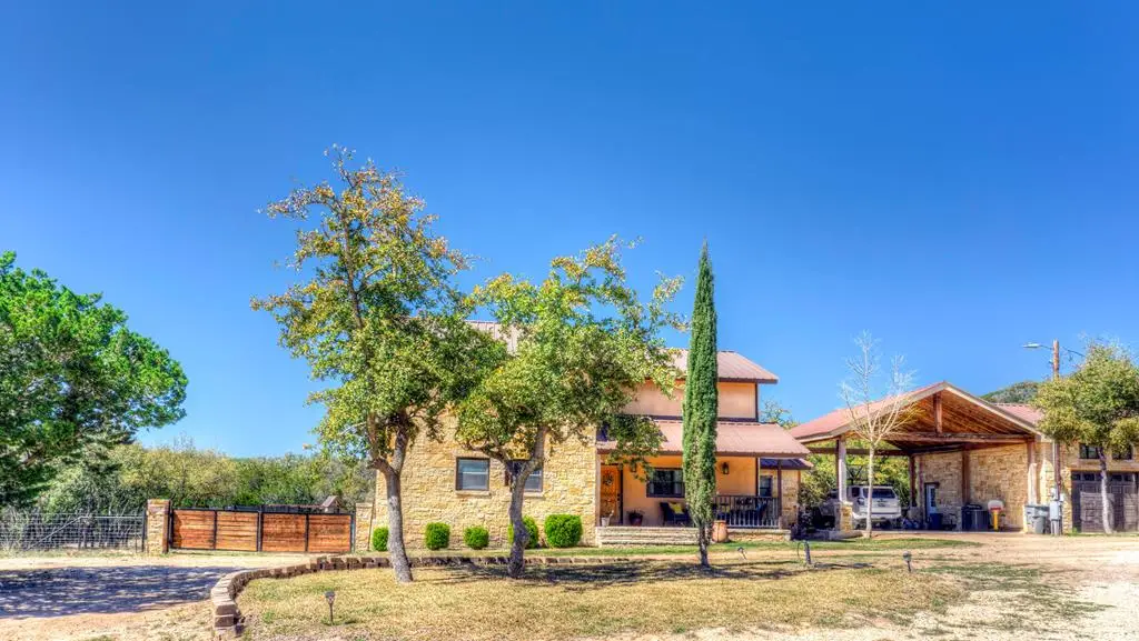 735 N Saddle Mountain Rd, Leakey, TX 78873 - Image #1