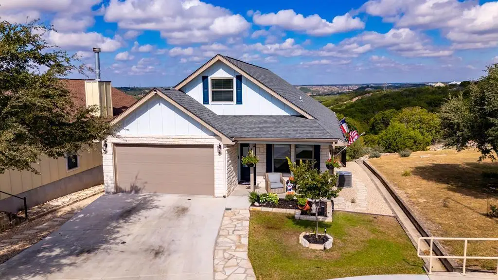 1057 Roanoke Ln, Kerrville, TX 78028 - Image #1