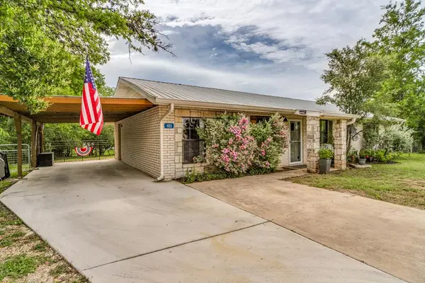 103 Amber Dr., Comfort, TX 78013