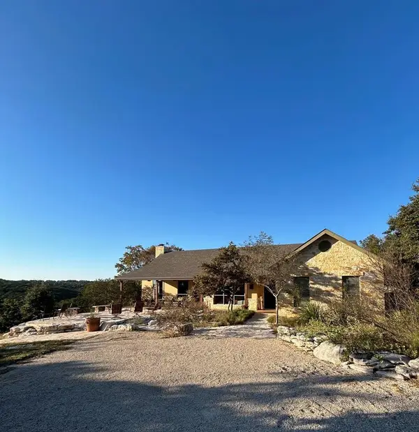 306 Charles Rd, Kerrville, TX 78028