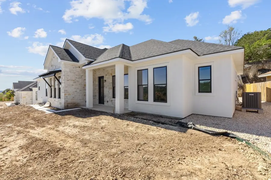 1827 Foothills Dr, Kerrville, TX 78028 - Image #3