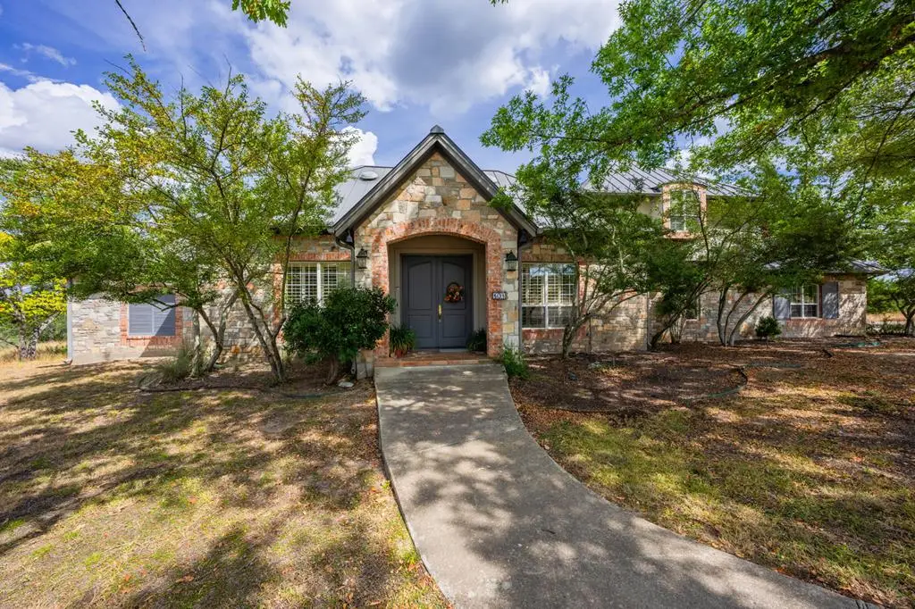 101 Crestline Dr, Kerrville, TX 78028 - Image #1