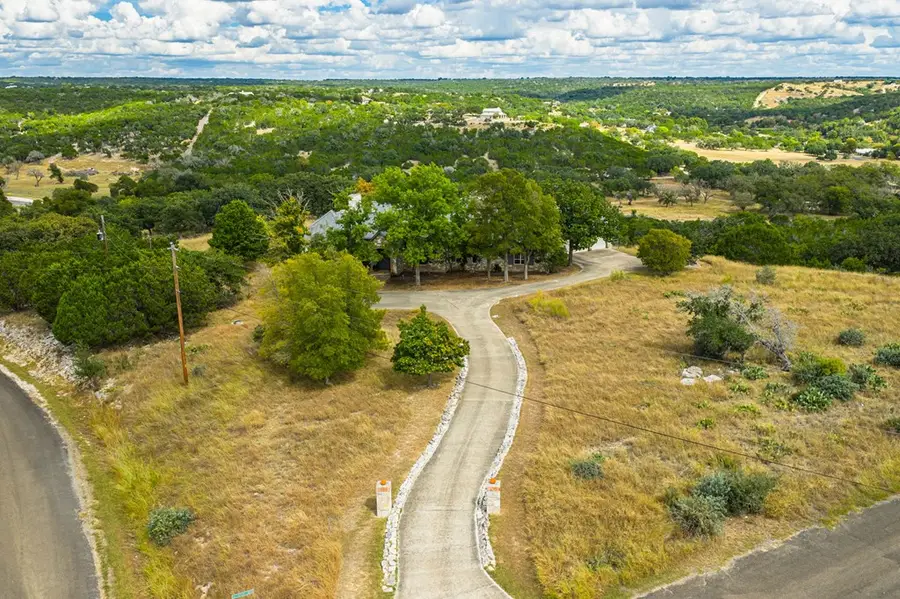 101 Crestline Dr, Kerrville, TX 78028 - Image #2