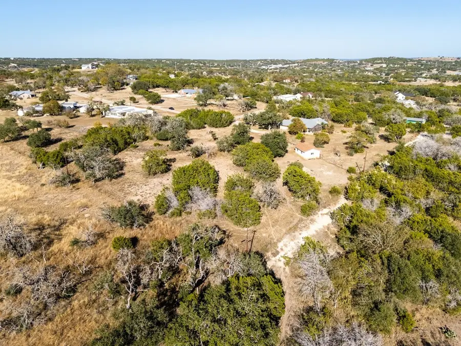 160 Roundabout Lane, Kerrville, TX 78028 - Image #2
