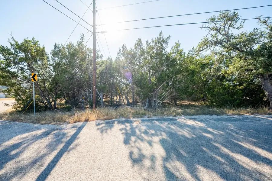 160 Roundabout Lane, Kerrville, TX 78028 - Image #3