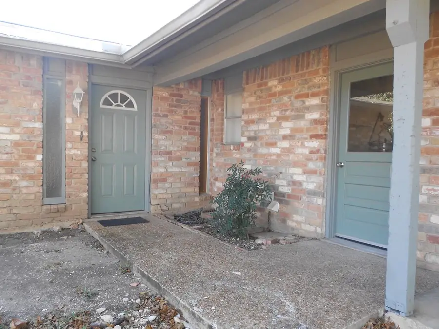 523 A Tomahawk Trail, Kerrville, TX 78028 - Image #2