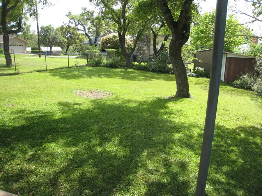 1129 Nancy Beth Dr, Kerrville, TX 78028 - Image #3