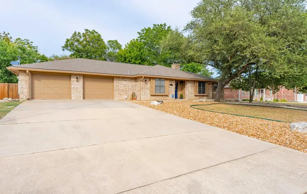 117 Holly Hill Dr, Ingram, TX 78025 - Image #1