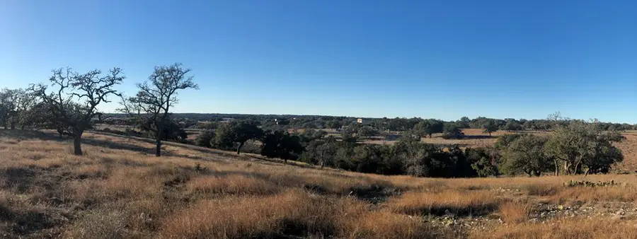 74 Tablerock Dr, Kerrville, TX 78028 - Image #2