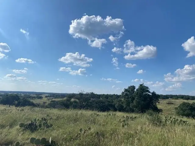 74 Tablerock Dr, Kerrville, TX 78028 - Image #3