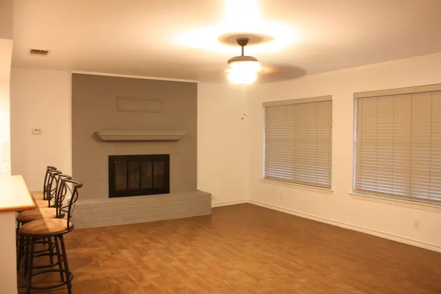 1316 Carol Ann Dr, Kerrville, TX 78028 - Image #2