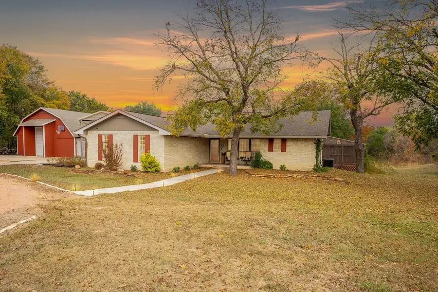 965 Lochaven Lane, Kerrville, TX 78028 - Image #2