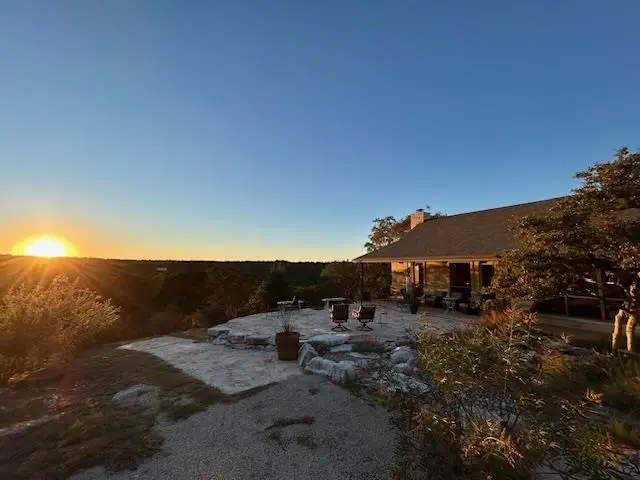 306 Charles Rd, Kerrville, TX 78028 - Image #2