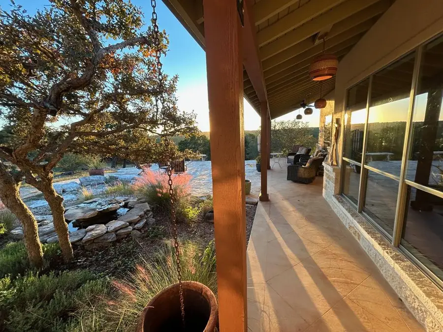 306 Charles Rd, Kerrville, TX 78028 - Image #3