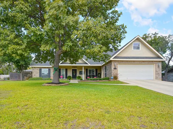 704 Cardinal Dr, Kerrville, TX 78028