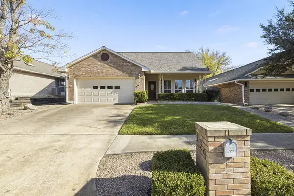 129 Los Cedros Loop, Kerrville, TX 78028