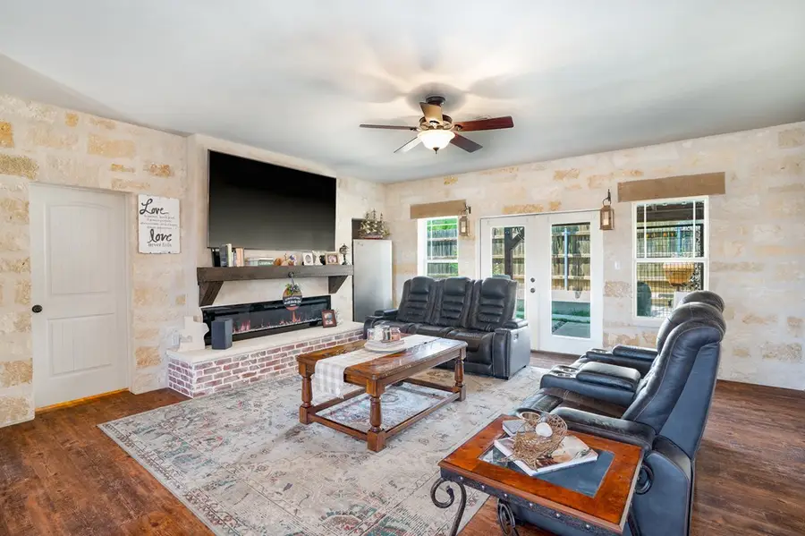 116 Jasper Ln, Kerrville, TX 78028 - Image #3