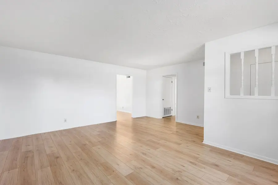 301 A/B Manor Dr, Kerrville, TX 78028 - Image #3