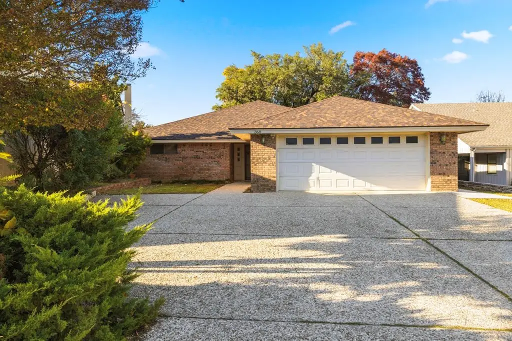 368 Englewood Dr, Kerrville, TX 78028 - #1