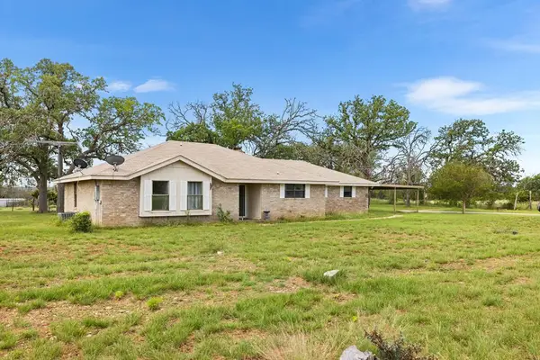 111 Deer Park Lane, Center Point, TX 78010