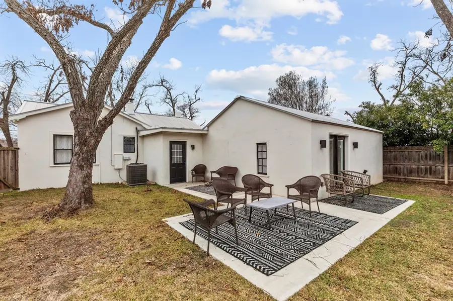328 W Morse, Fredericksburg, TX 78624 - #3