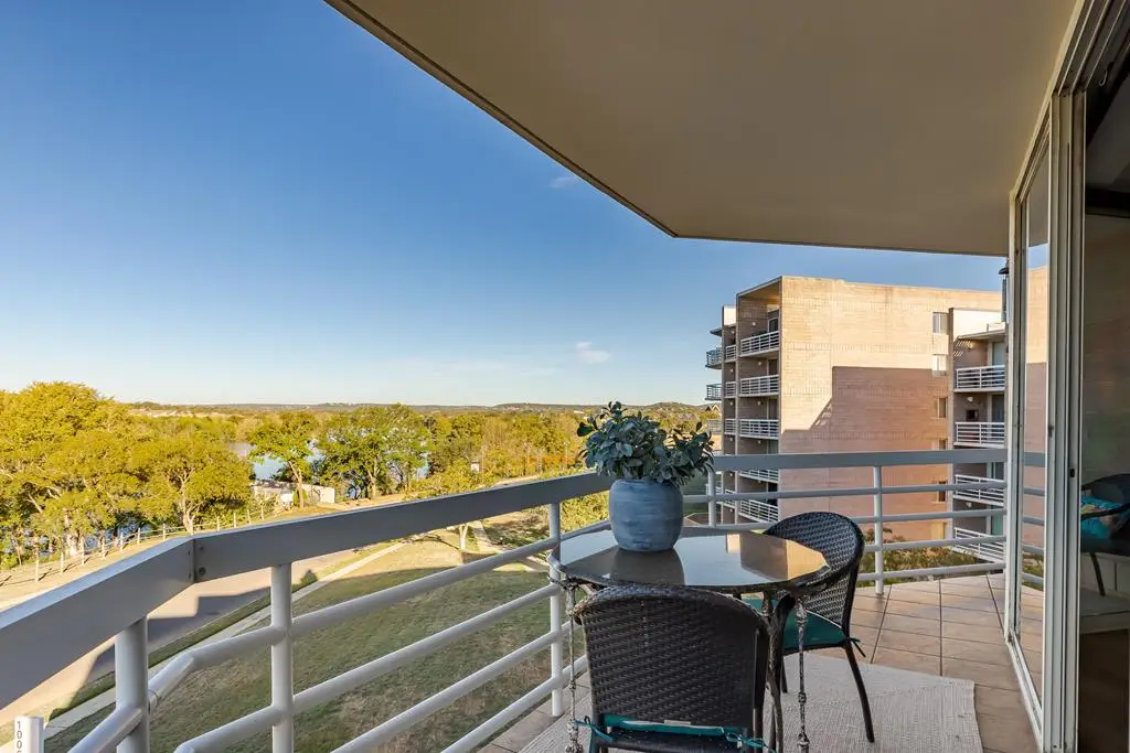 1006 Guadalupe St, Kerrville, TX 78028 - Image #1