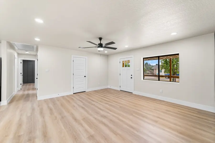 106 Jessica, Kerrville, TX 78028 - Image #2