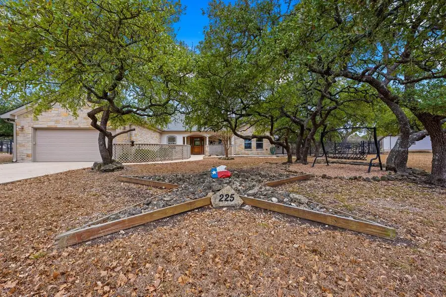 225 Skye Dr, Kerrville, TX 78028 - Image #2