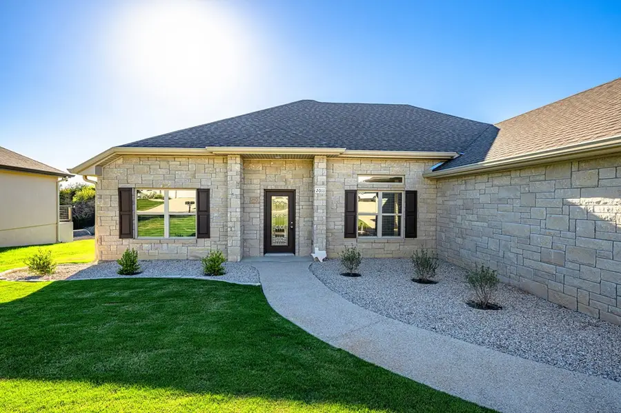 2011 N Athens Ave, Kerrville, TX 78028 - Image #3