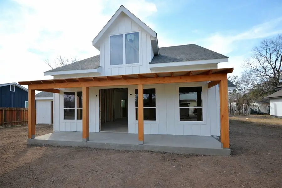 325 Cottage St, Kerrville, TX 78028 - Image #2