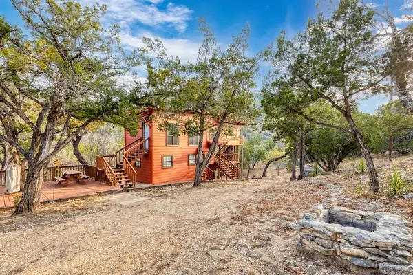 19019 Fm 470, Tarpley, TX 78883