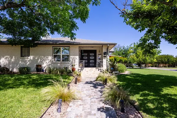 714 Bluebell Rd, Kerrville, TX 78028