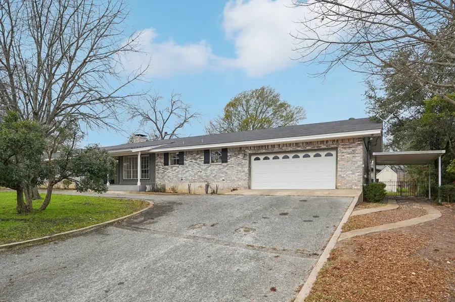 706 Cardinal Dr, Kerrville, TX 78028 - Image #2