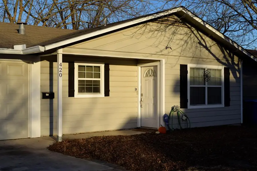 420 N Bluebonnet Dr, Kerrville, TX 78028 - Image #2