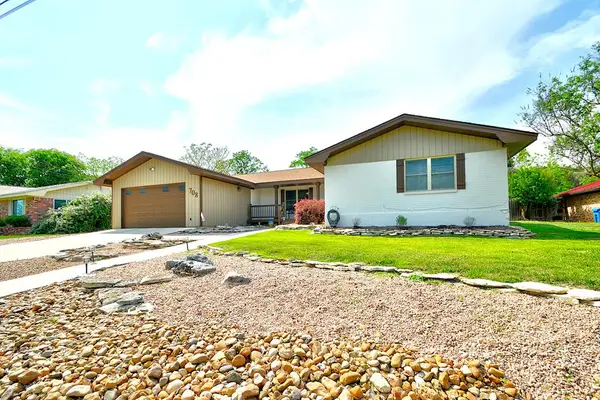 708 Mockingbird Lane, Kerrville, TX 78028