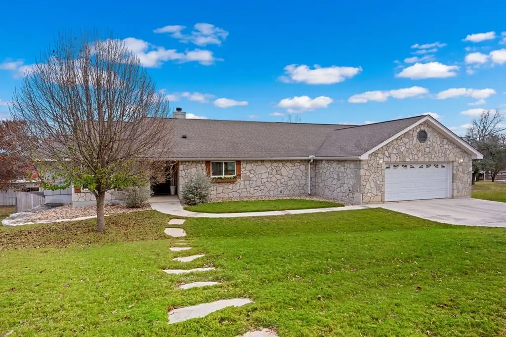 138 W Holly Hill Dr, Ingram, TX 78025 - #1