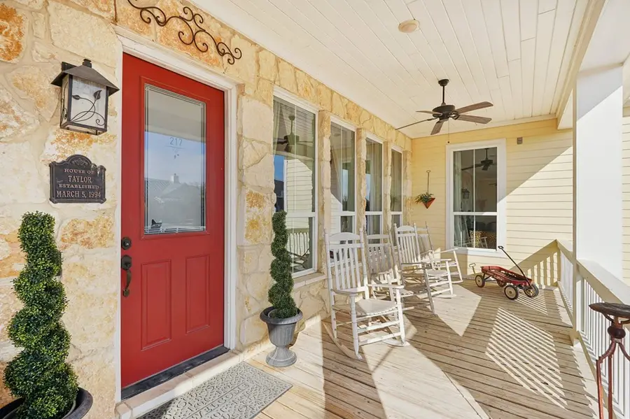 217 Yorktown Blvd, Kerrville, TX 78028 - Image #3