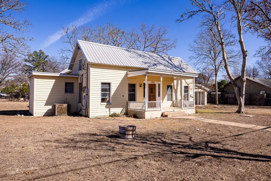 1200 N North St, Kerrville, TX 78028 - Image #3