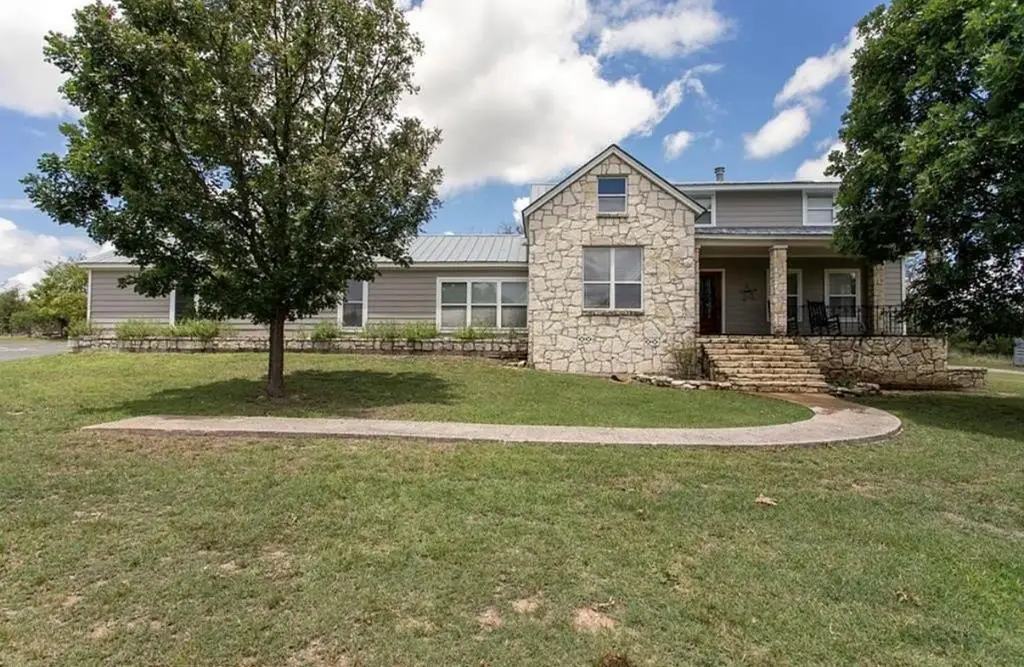 265 Shalako Dr, Kerrville, TX 78028 - Image #1