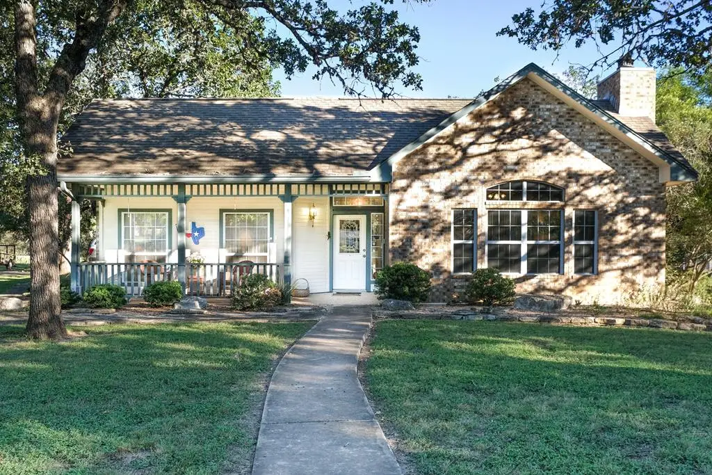 309 E Oak Wood Rd, Kerrville, TX 78028 - #1