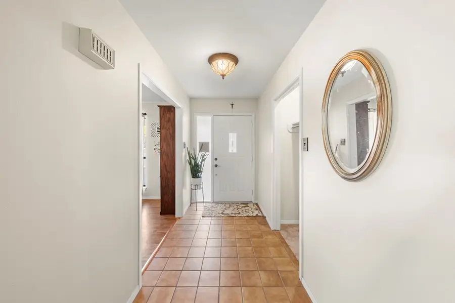 307 Erin Dr, Kerrville, TX 78028 - #2