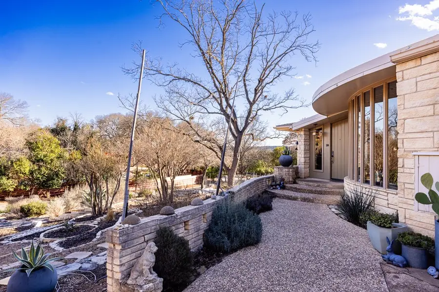 228 N Galbraith Ave, Kerrville, TX 78028 - Image #3