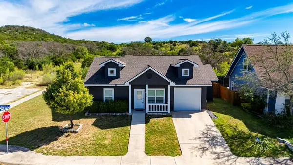100 Jasper Ln, Kerrville, TX 78028