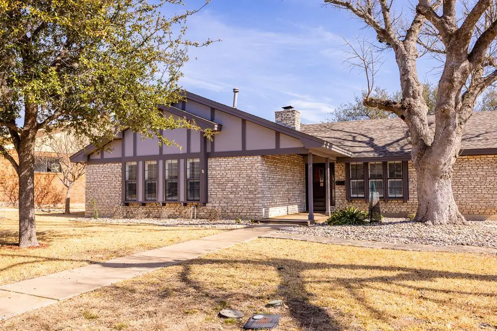 407 Meadow Ridge Dr, Kerrville, TX 78028 - #1