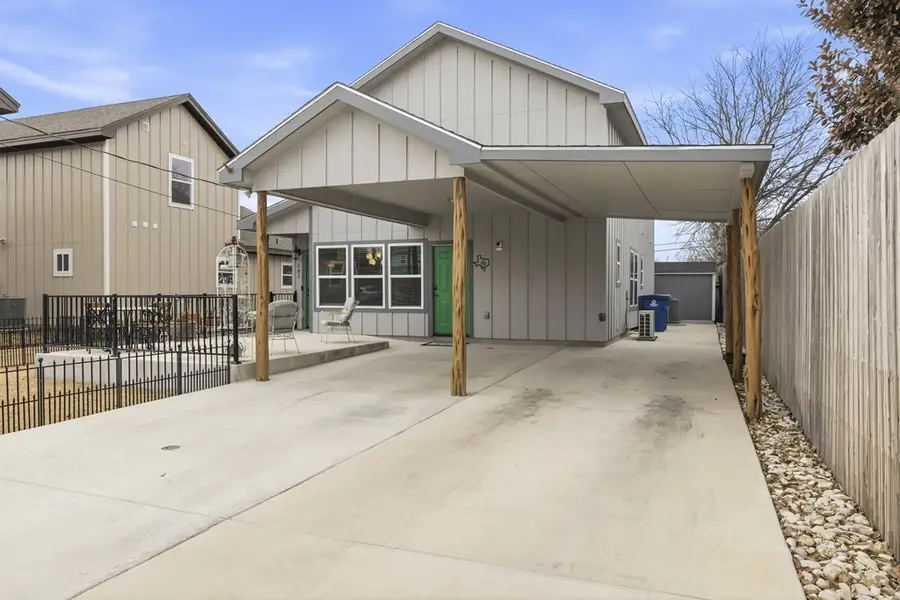 501 N Burleson, Kerrville, TX 78028 - #2