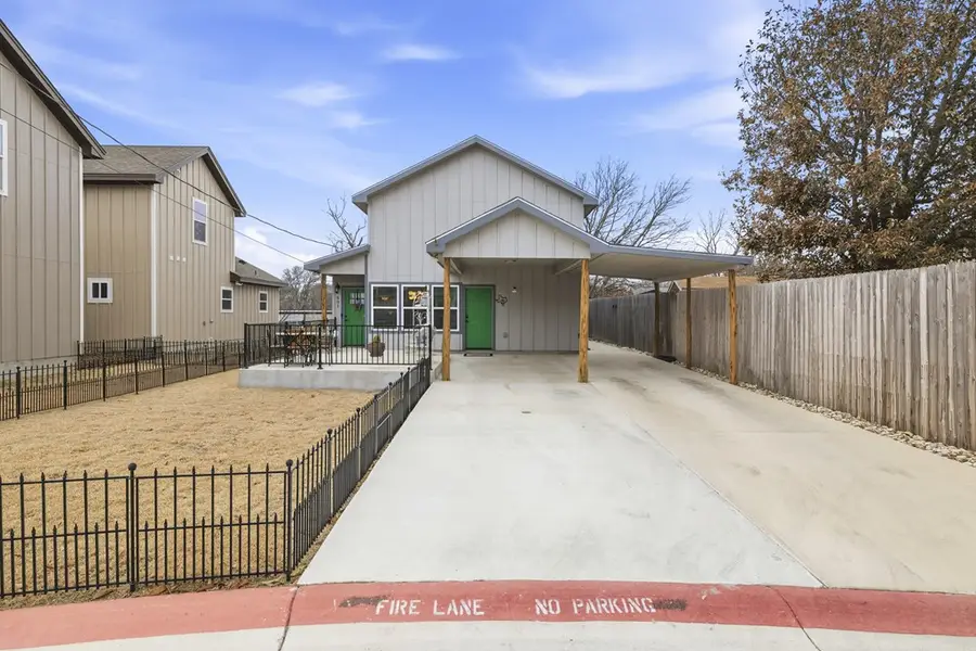 501 N Burleson, Kerrville, TX 78028 - #3