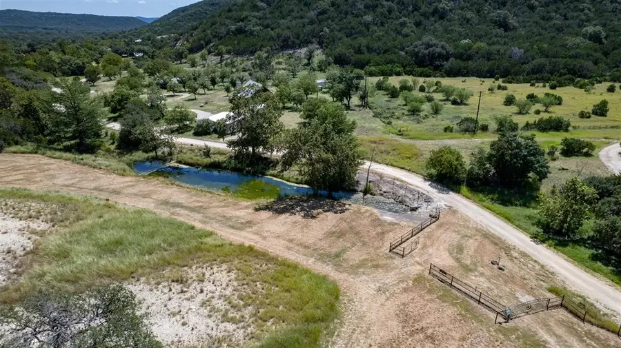 2242 Patterson Creek Rd, Leakey, TX 78873 - #2