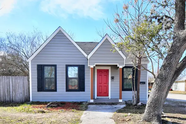 1707-B E Main St, Kerrville, TX 78028